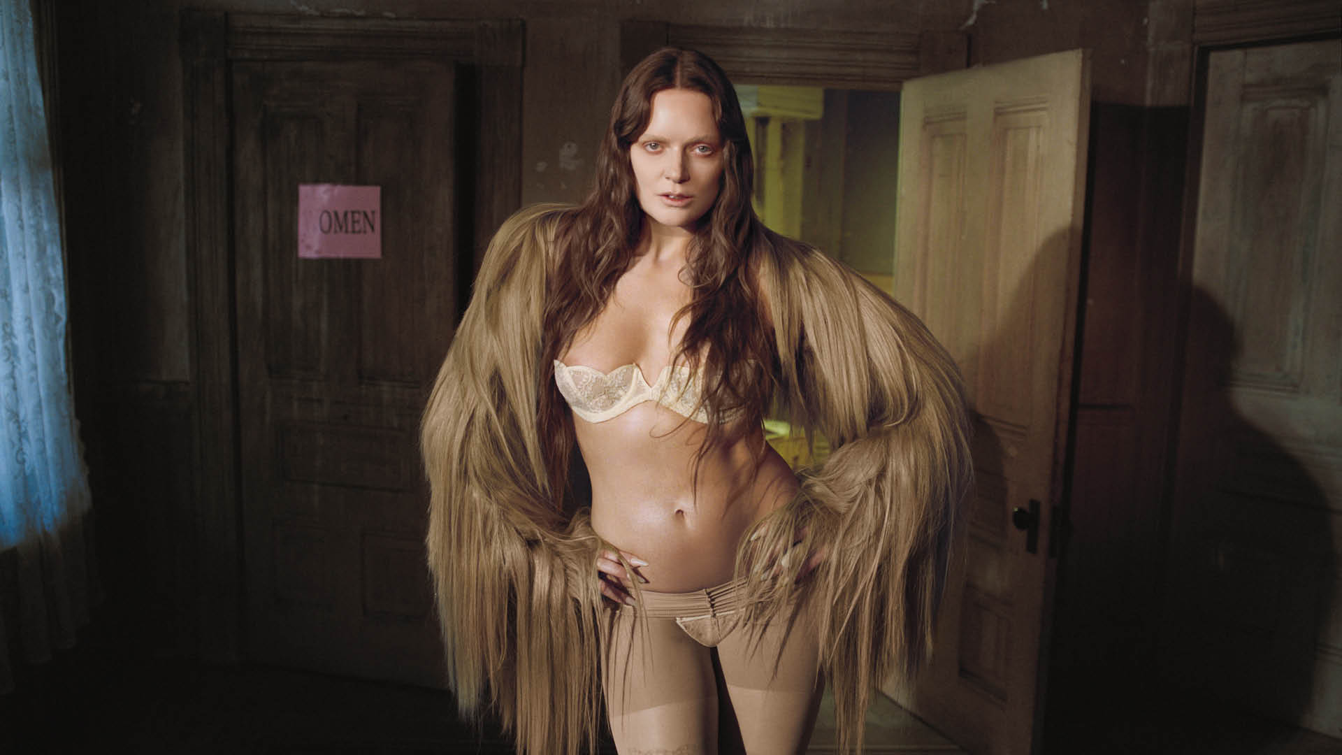 TOVE LO: ESTRUS